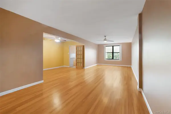 224-24 Union Turnpike #6G, Oakland Gardens, NY 11364