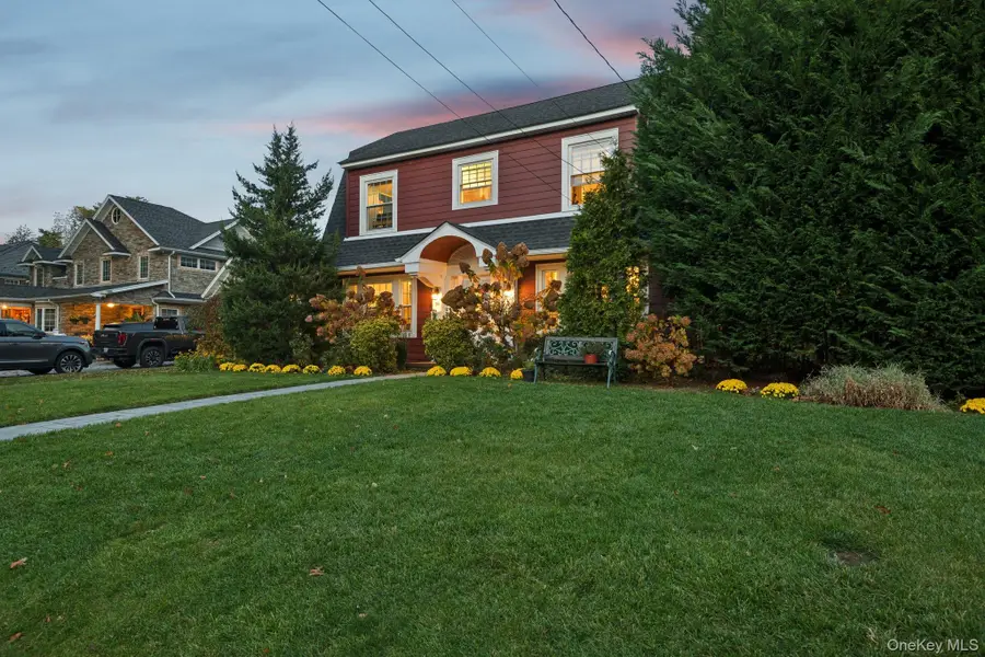 30 School Street, East Williston, NY 11596 - Image #2