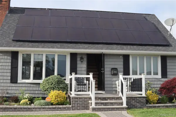 2082 Renfrew Avenue, Elmont, NY 11003