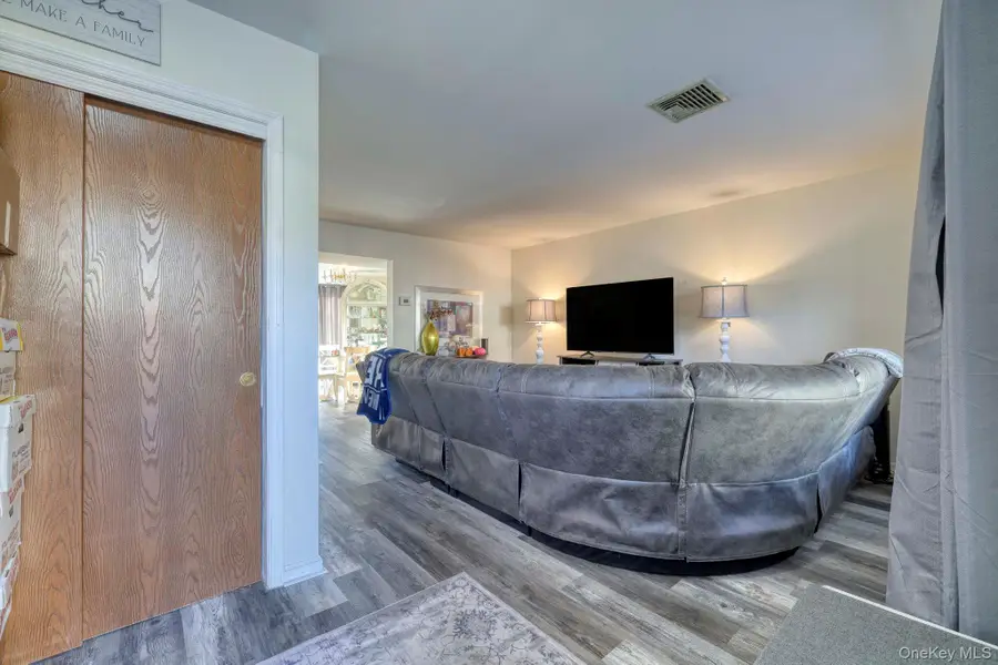 256 Quassaick Avenue #7, New Windsor, NY 12553 - Image #3