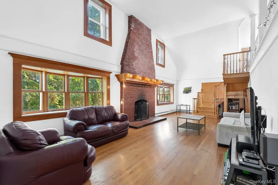 24 Old Knollwood Road, White Plains, NY 10607 - Image #2