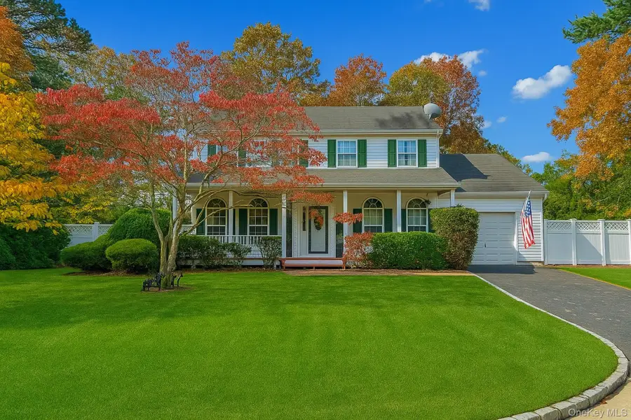 73 Chardonnay Drive, Coram, NY 11727 - Image #2