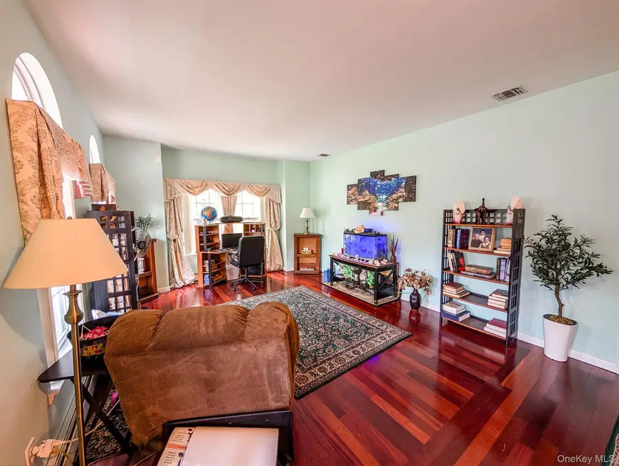 73 Chardonnay Drive, Coram, NY 11727 - Image #3