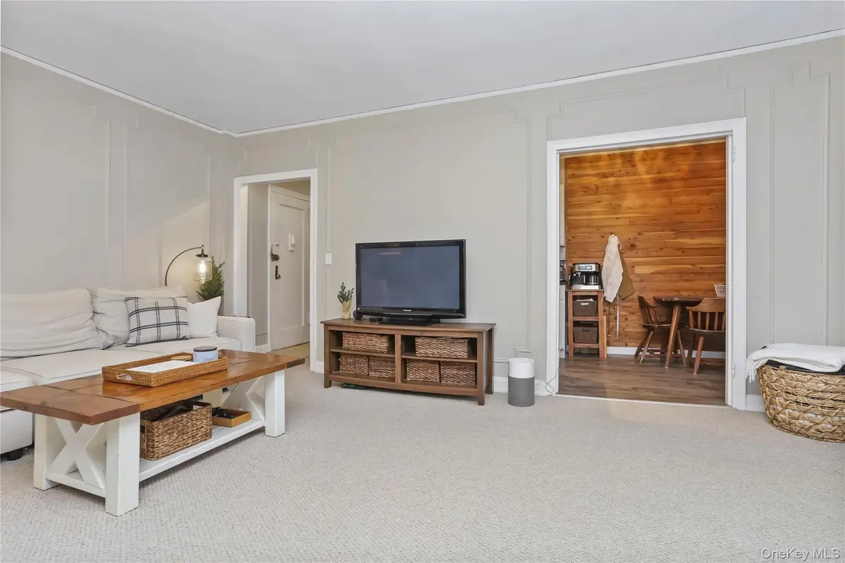 155 Centre Ave #5E, New Rochelle, NY 10805 - Image #1