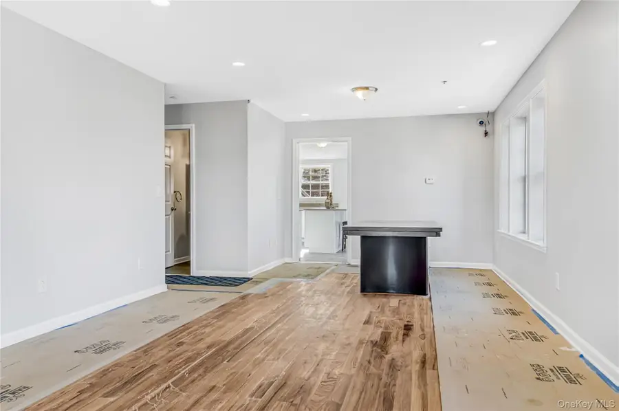 911 Hicksville Road, Far Rockaway, NY 11691 - Image #3