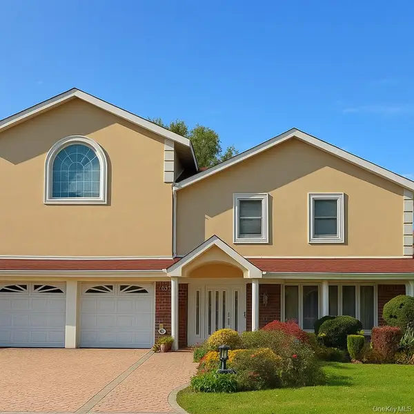 89 Nottingham Road, Manhasset Hills, NY 11040