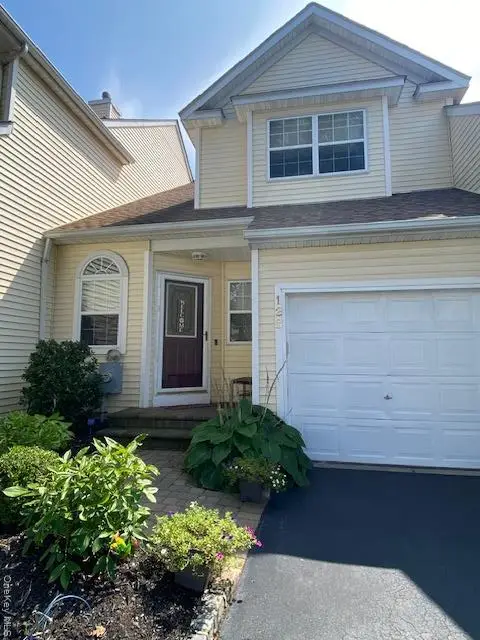 128 Cinnamon Court, Melville, NY 11747