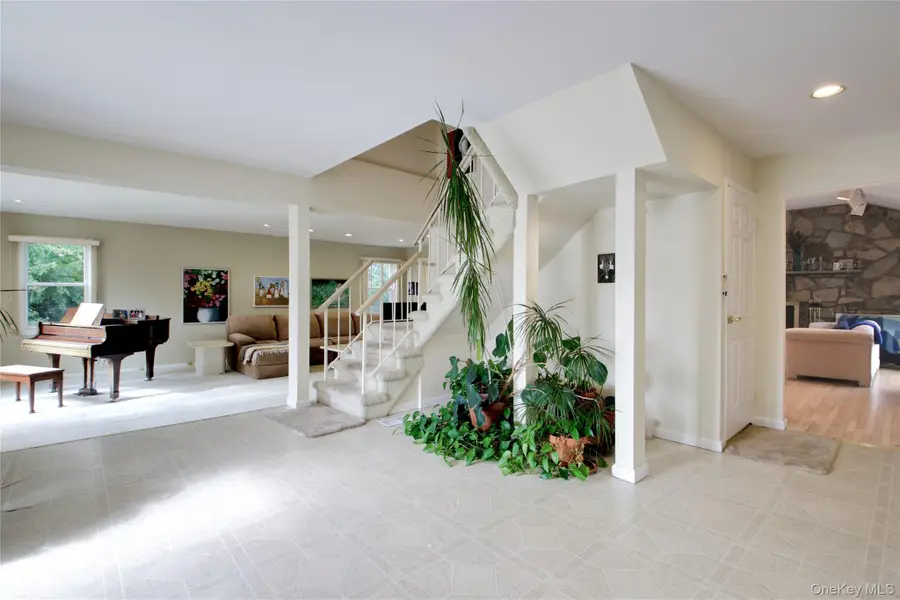 26 Woods Drive, East Hills, NY 11576 - Image #3