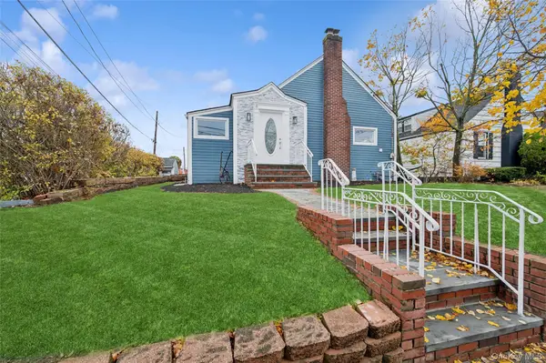 12 Hewlett Point Avenue, East Rockaway, NY 11518