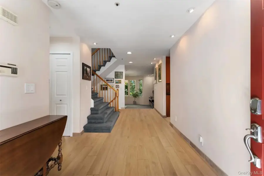 208 Boulder Ridge Road, Scarsdale, NY 10583 - Image #3