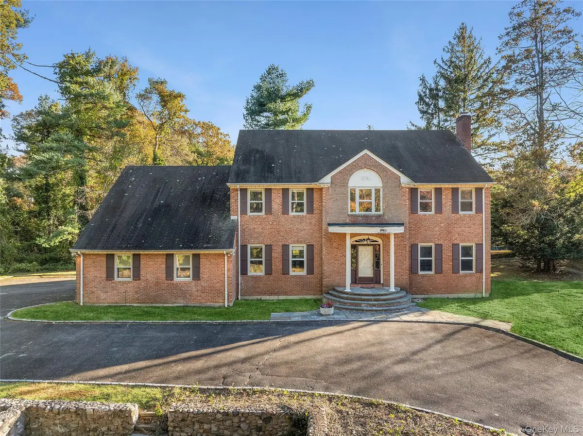 62 Sabine Road, Oyster Bay Cove, NY 11791 - Image #1