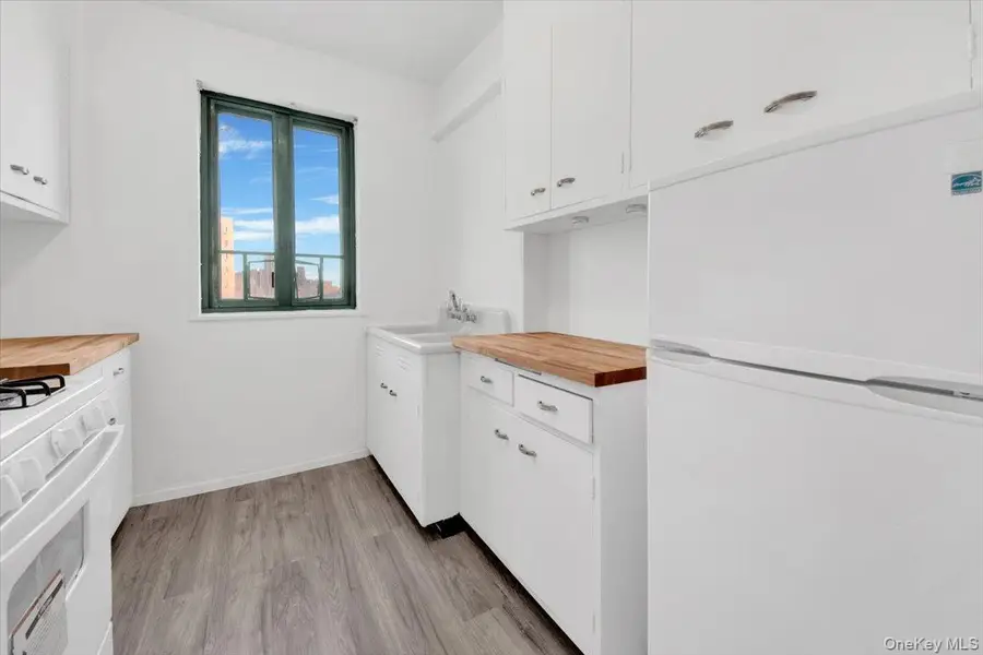 99 Metropolitan Oval #8F, Bronx, NY 10462 - Image #2