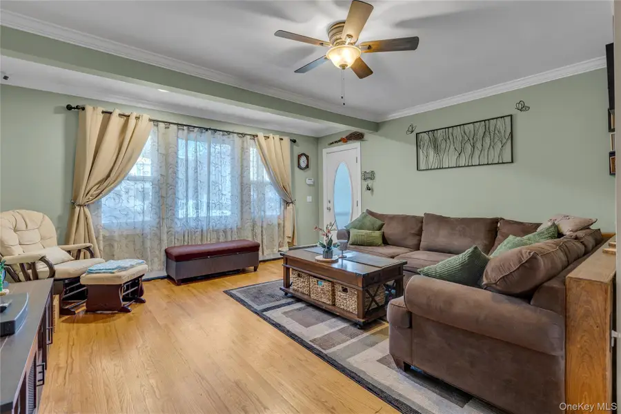 84 Cedar Street, Islip, NY 11751 - Image #3