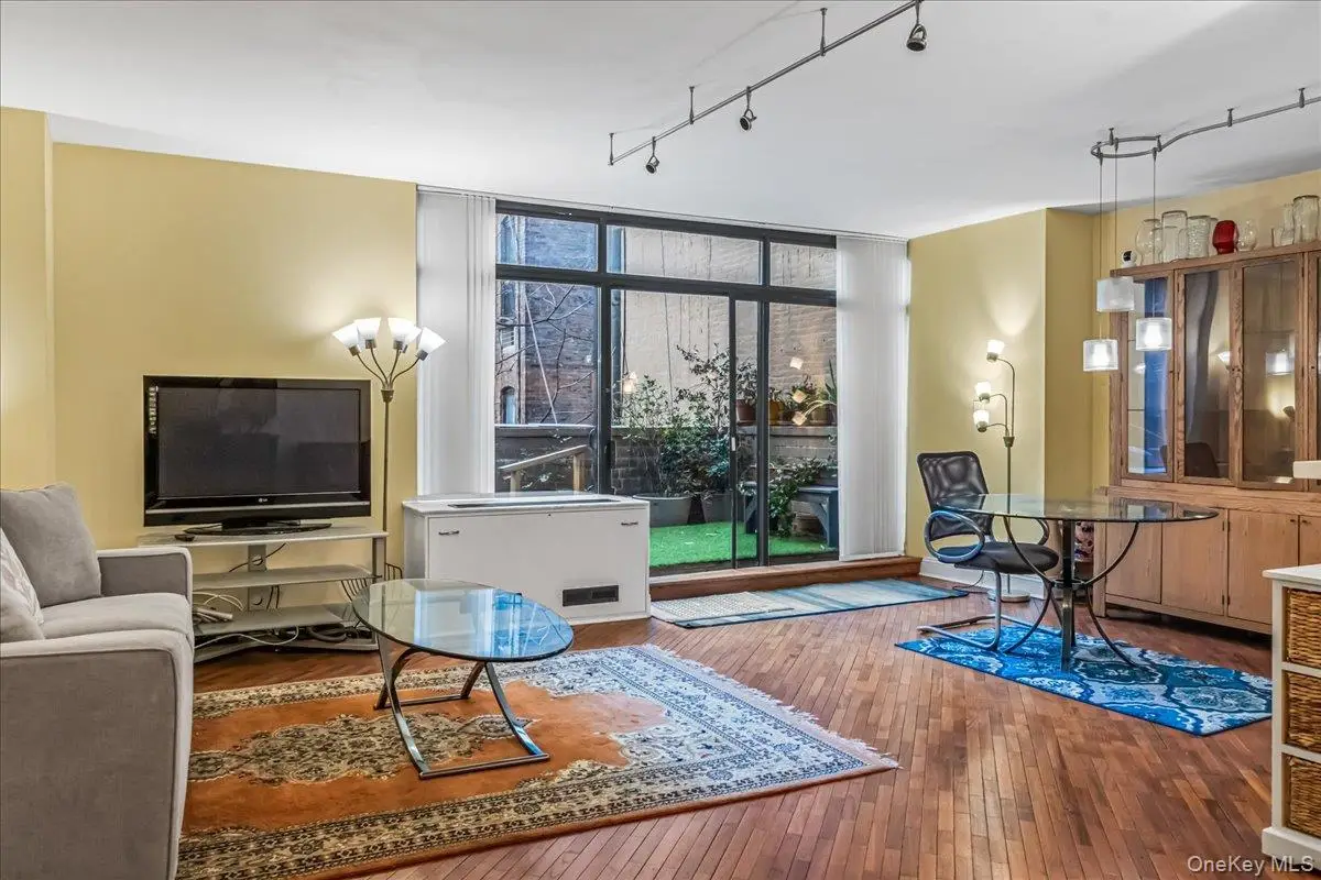 400 E 70th Street, New York, NY 10021 - Image #1