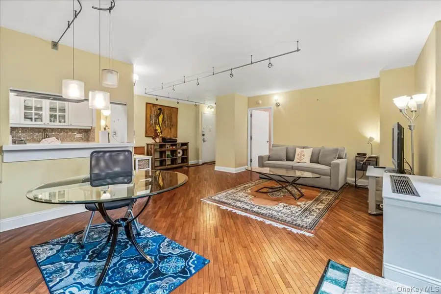 400 E 70th Street, New York, NY 10021 - Image #2