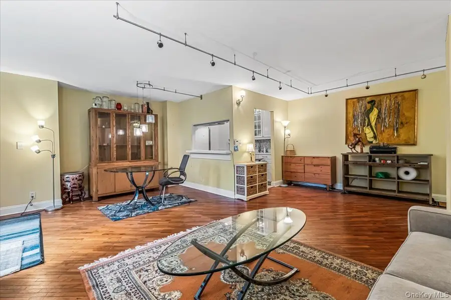 400 E 70th Street, New York, NY 10021 - Image #3