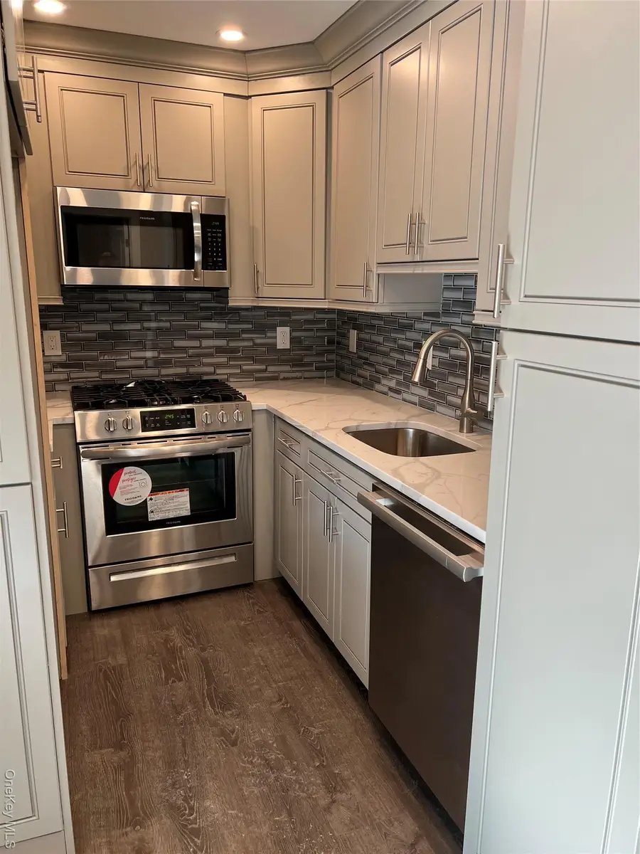 53 Pointe Circle S #53, Coram, NY 11727 - Image #2