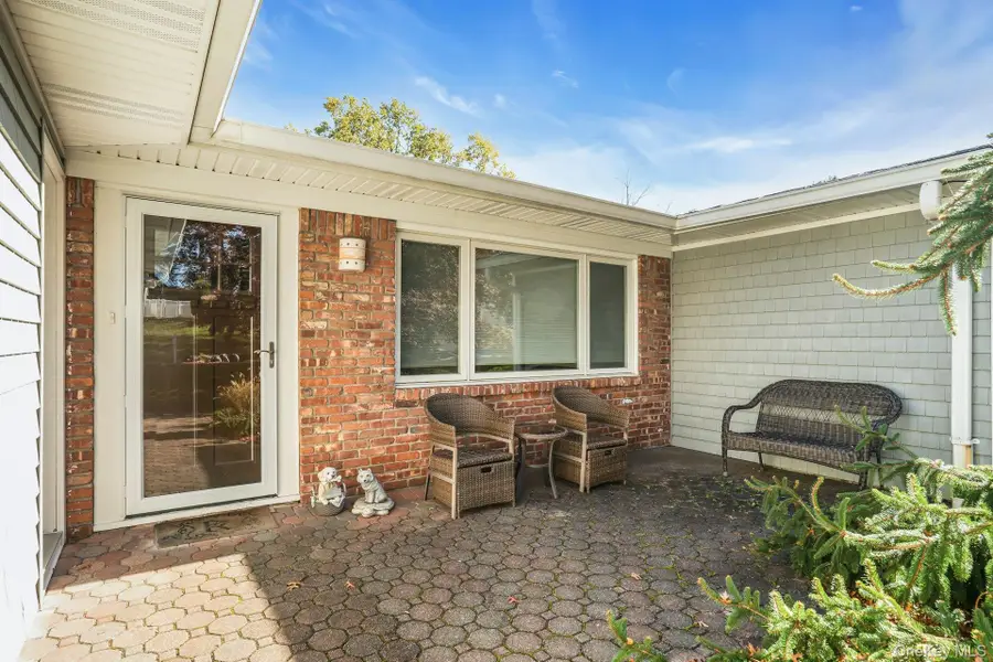 15 Empire Court, Commack, NY 11725 - Image #2