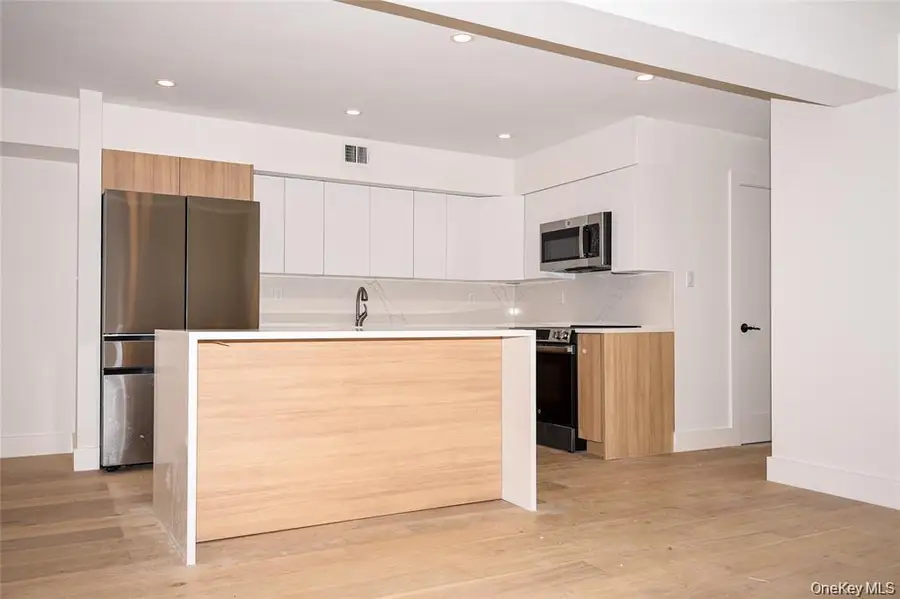 95 Woodlake Drive W #95, Woodbury, NY 11797 - Image #2