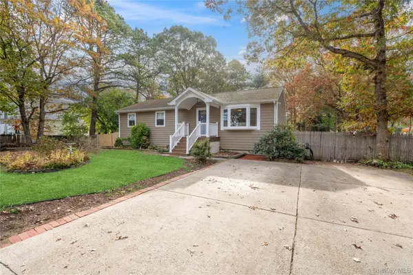 42 Fig Street, Central Islip, NY 11722