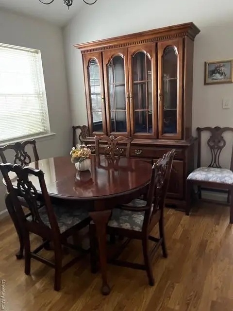 426 Village Circle N, Manorville, NY 11949 - Image #3