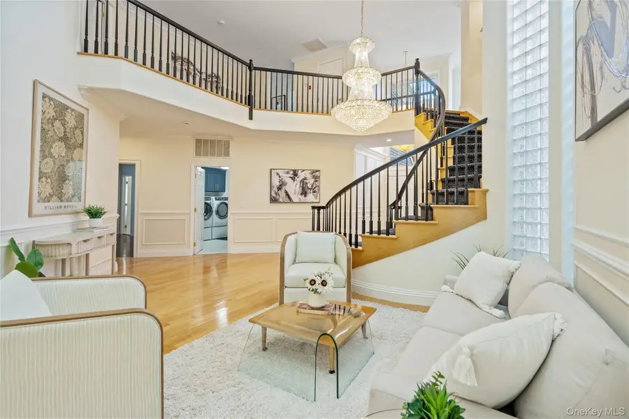 176 Sagamore Drive, Plainview, NY 11803 - Image #2