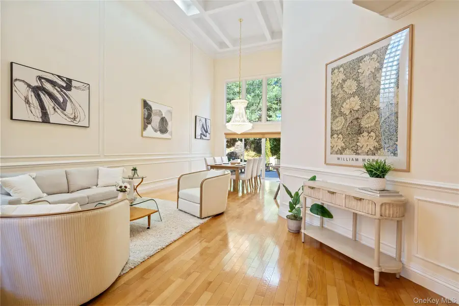 176 Sagamore Drive, Plainview, NY 11803 - Image #3