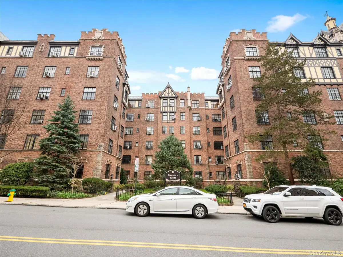 2 Westchester Ave #2L, White Plains, NY 10601 - Image #1