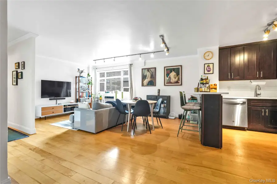 52-40 39th Drive #3U, Woodside, NY 11377 - Image #3