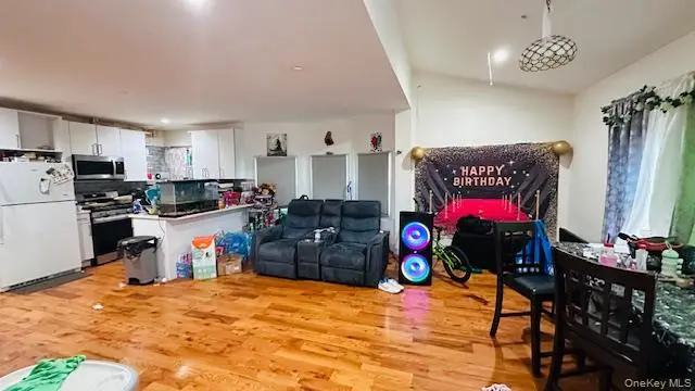 11915 193rd Street, Jamaica, NY 11412 - Image #3