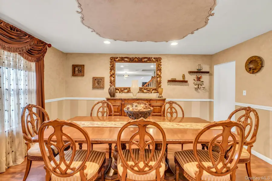 27 Hollister Lane, Islip, NY 11751 - Image #3