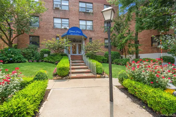 90 Schenck Avenue #2L, Great Neck, NY 11021