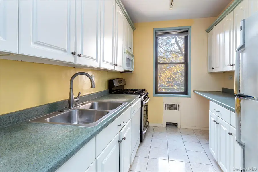 611 W 239 Street #3F, Bronx, NY 10463 - Image #3