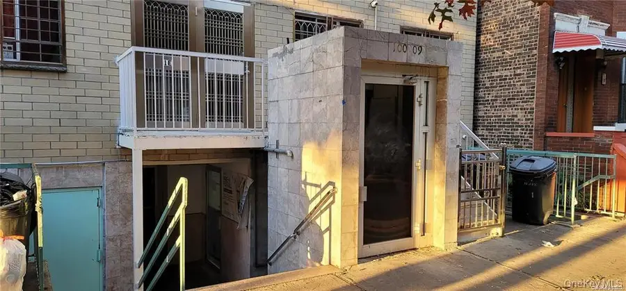 100-09 39 Avenue #3E, Corona, NY 11368 - Image #2