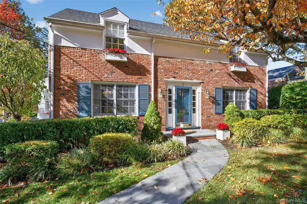 7 Shore Road, Manhasset, NY 11030