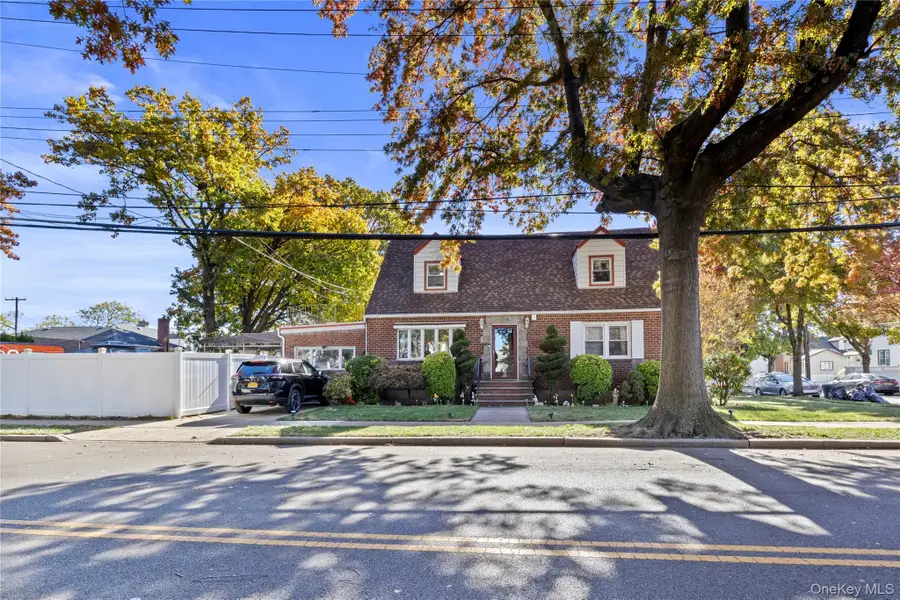 8303 261st Street, Floral Park, NY 11004 - Image #2