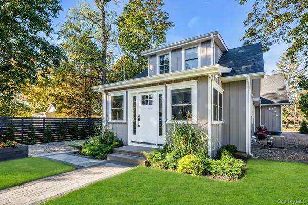 2 Roosevelt Street, Bayville, NY 11709