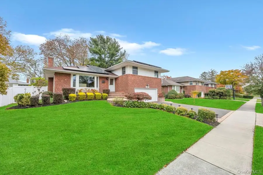 24 Glenwood Road, Plainview, NY 11803 - Image #3