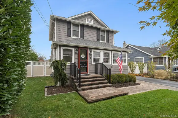 31 Roosevelt Avenue, Sayville, NY 11782
