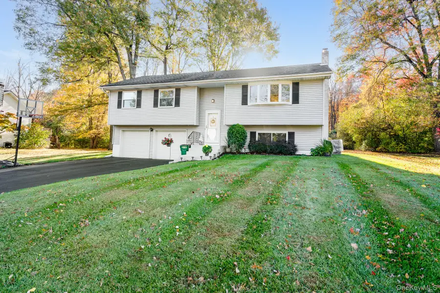 8 Nicole Drive, Wappingers Falls, NY 12590 - Image #3