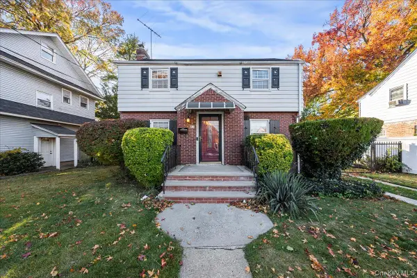 51 Meadowbrook Road, Hempstead, NY 11550