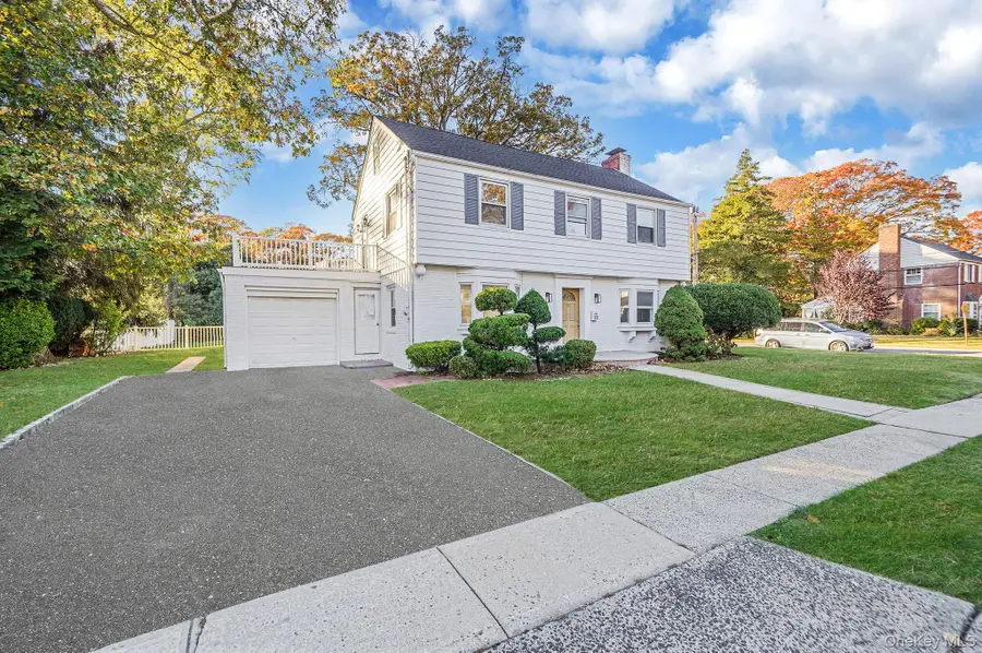 25 Oxford Drive, Freeport, NY 11520 - Image #2