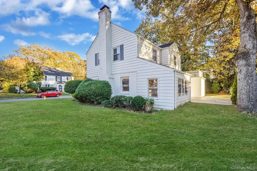 25 Oxford Drive, Freeport, NY 11520 - Image #3