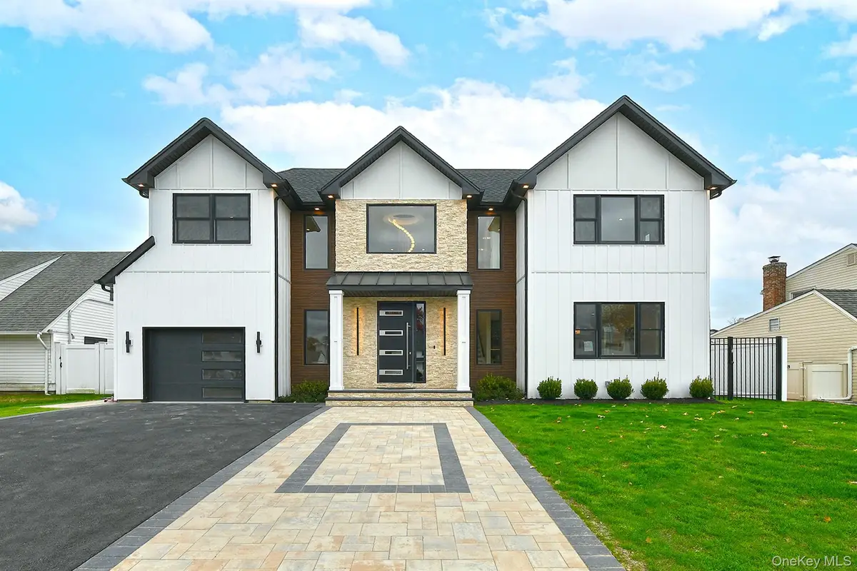 39 Forest Lane, Westbury, NY 11590 - Image #1