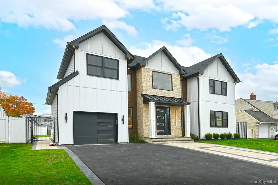 39 Forest Lane, Westbury, NY 11590 - Image #2