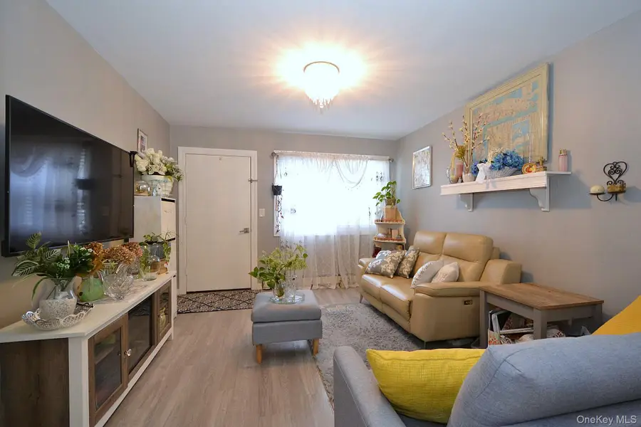 54 Townhouse Road N #54, Huntington Station, NY 11746 - Image #3