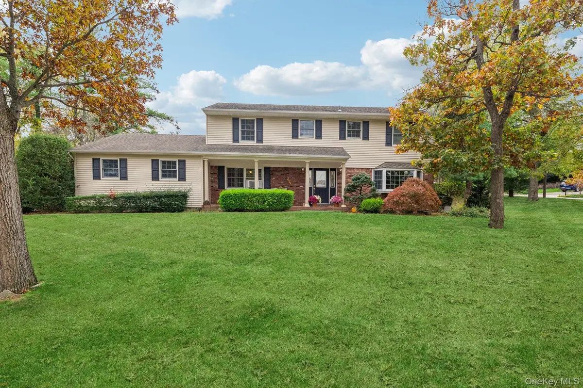 9 Princeton Drive, Plainview, NY 11803 - Image #1