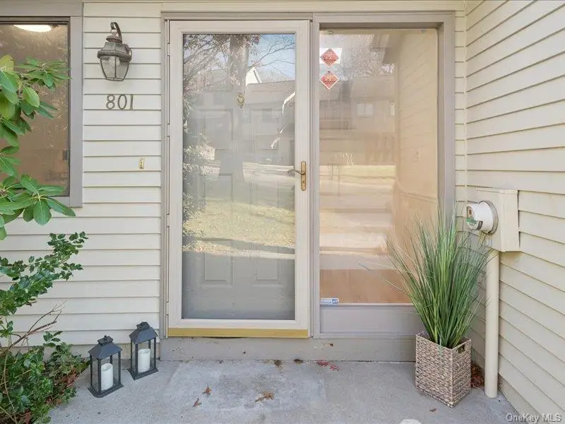 801 Hunters Run, Dobbs Ferry, NY 10522 - Image #2