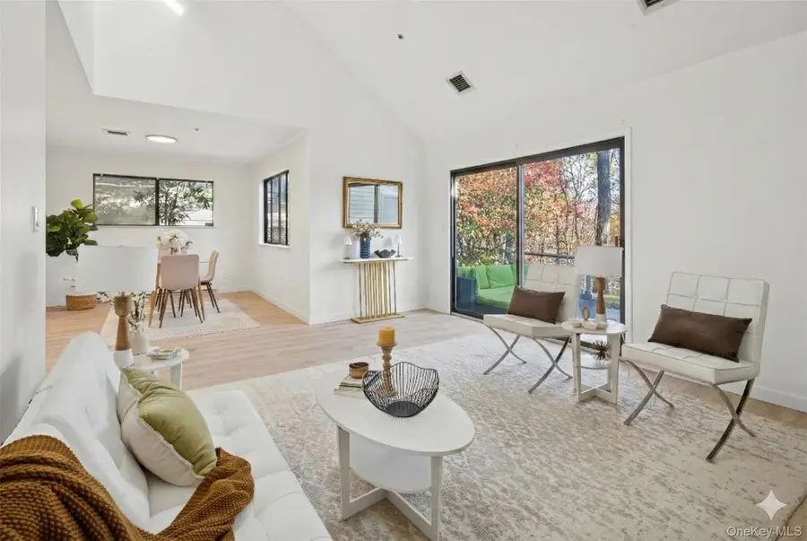 801 Hunters Run, Dobbs Ferry, NY 10522 - Image #3