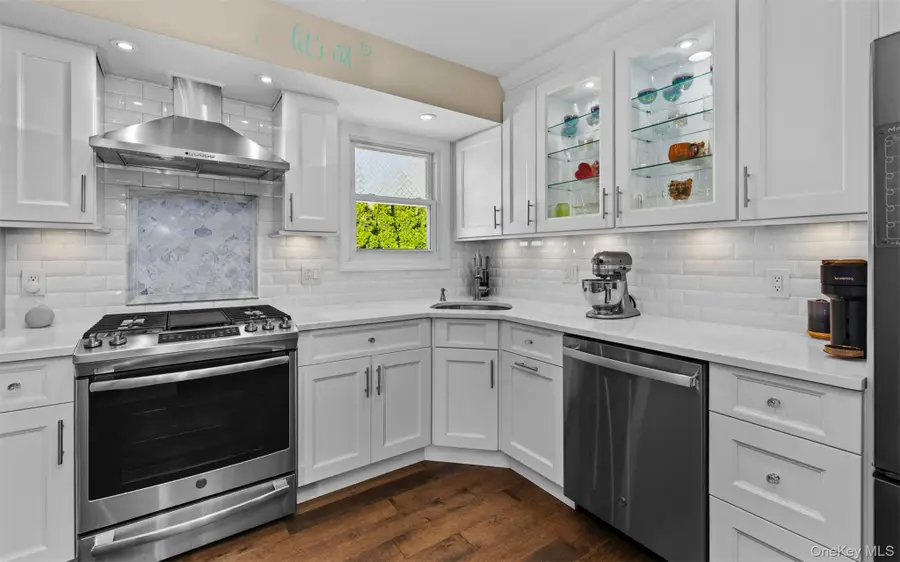 135 N Linden Street, Massapequa, NY 11758 - Image #3